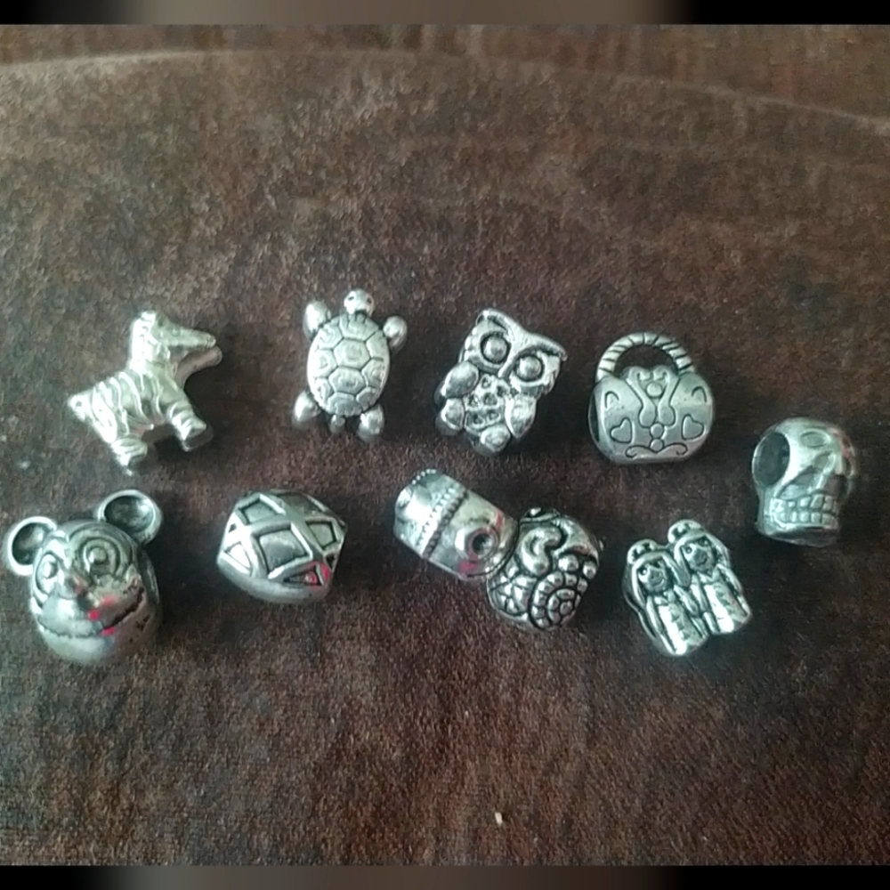 TIBETAN SILVER SLIDER CHARMS❤️